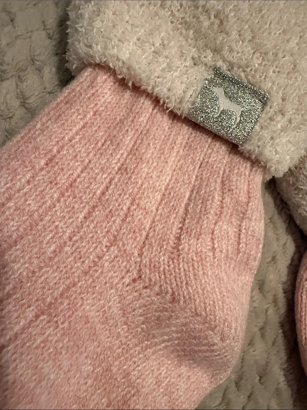 NWOT PINK Victoria's Secret Plush Crew Socks with hearts and dog logo at cuff.